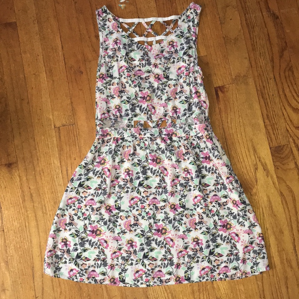 H&M Floral Dress waist cutout